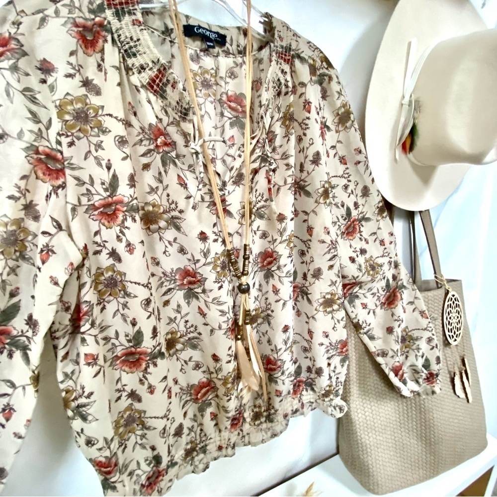 Sweet prairie peasant vibe boho floral blouse w shabby chic vibe